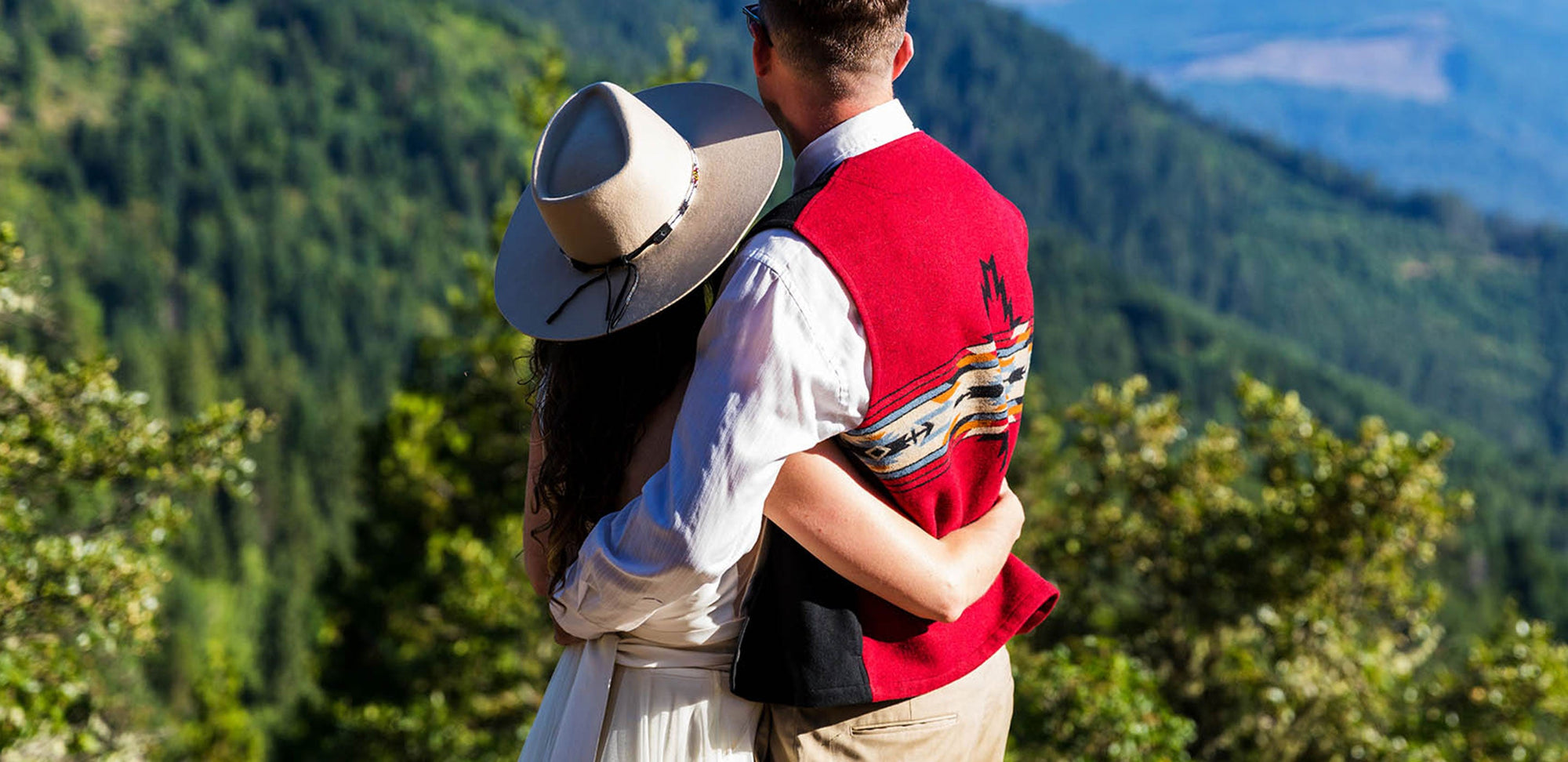 outdoor wedding in Oregon