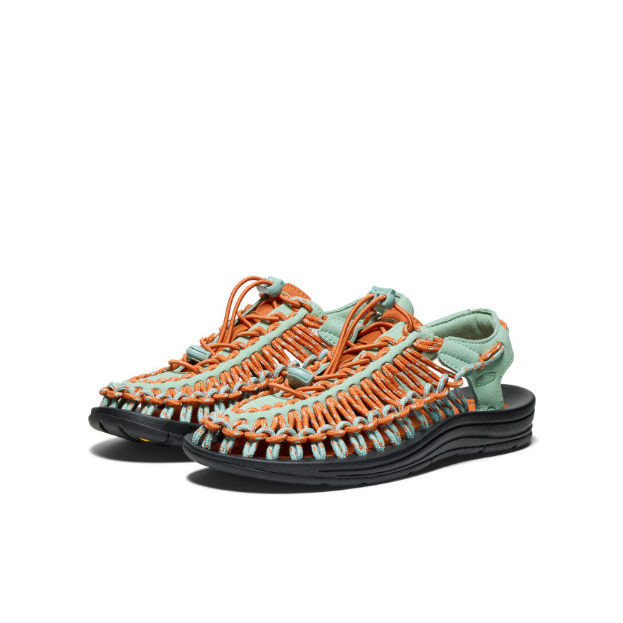 Women's UNEEK Sneaker - Pair Angle Image