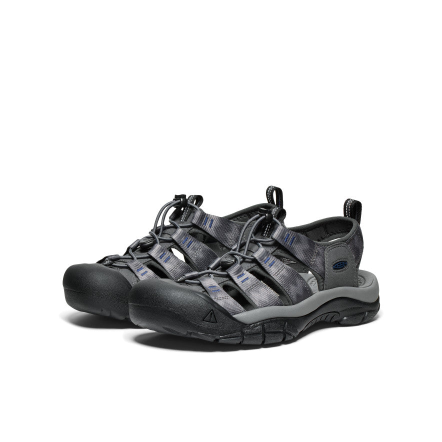 Men's Newport H2 Sandal - Pair Angle Image
