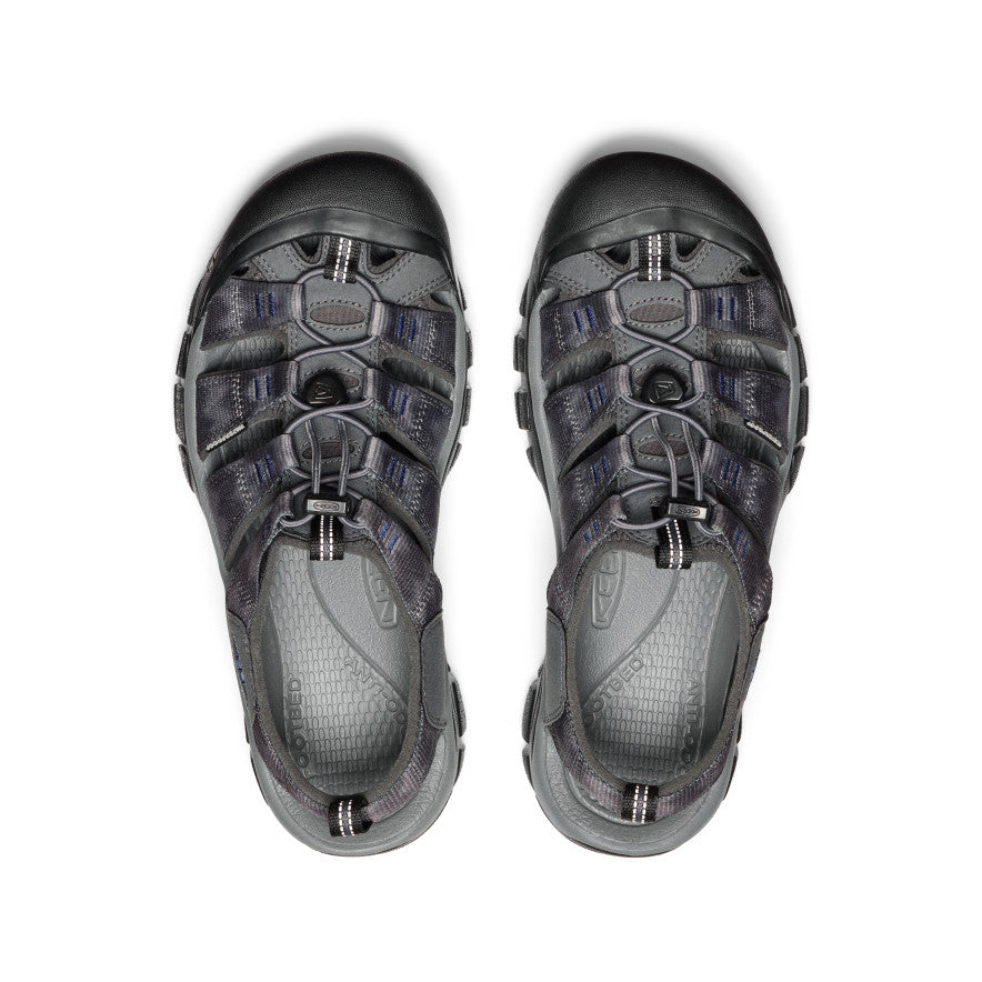 Men's Newport H2 Sandal - Pair Angle Image