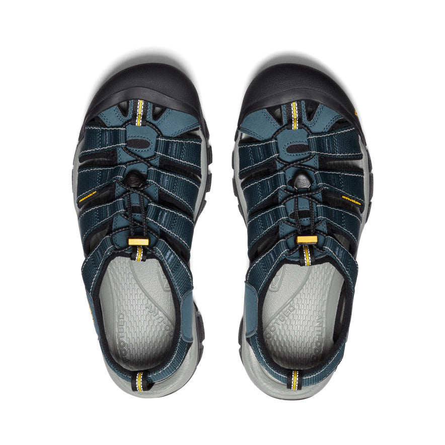 Men's Newport H2 Sandal - Pair Angle Image