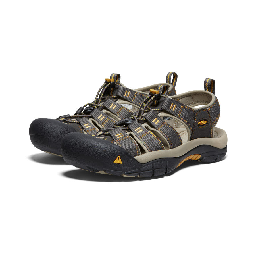 Men's Newport H2 Sandal - Pair Angle Image