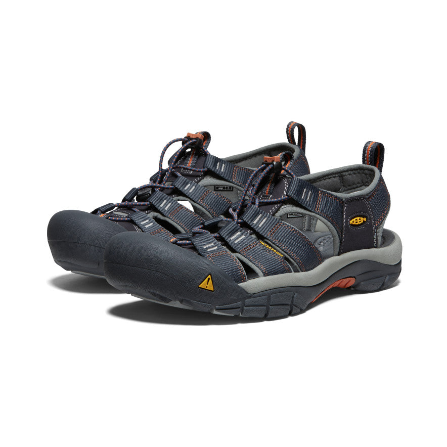 Men's Newport H2 Sandal - Pair Angle Image