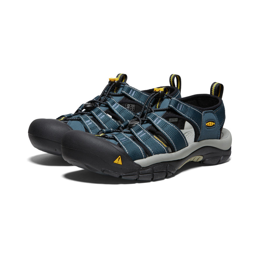 Men's Newport H2 Sandal - Pair Angle Image
