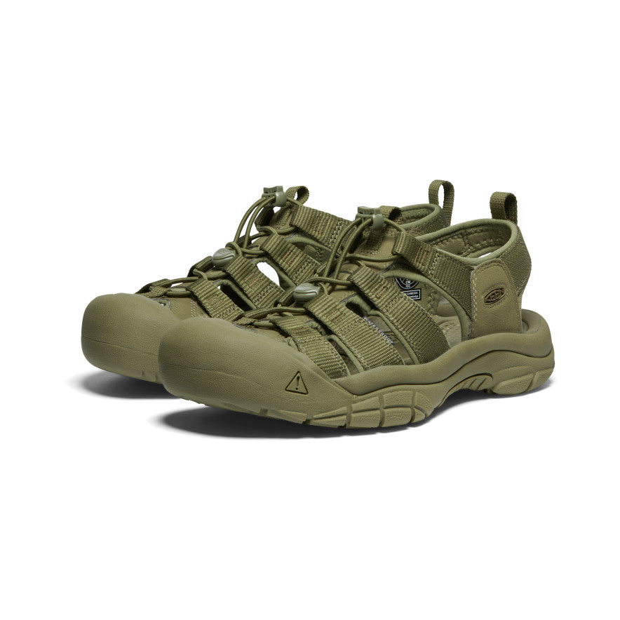 Men's Newport H2 Sandal - Pair Angle Image