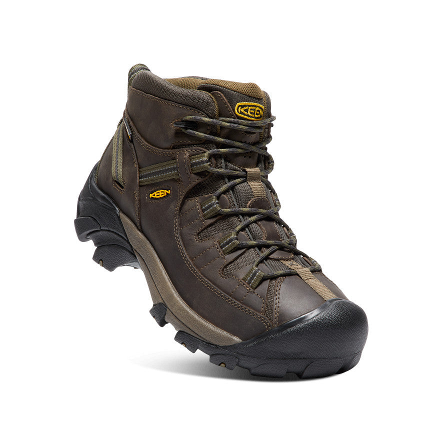 Men's Targhee II Mid Waterproof Hiking Boots - Angle Image
