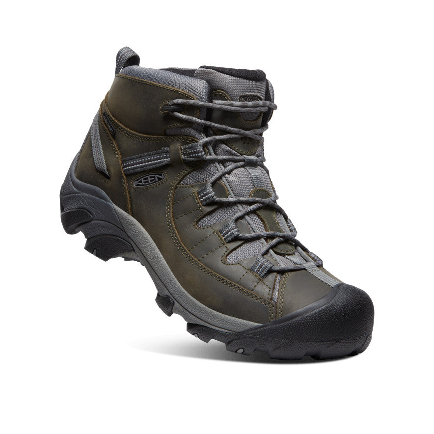 Men's Targhee II Mid Waterproof Hiking Boots - Angle Image